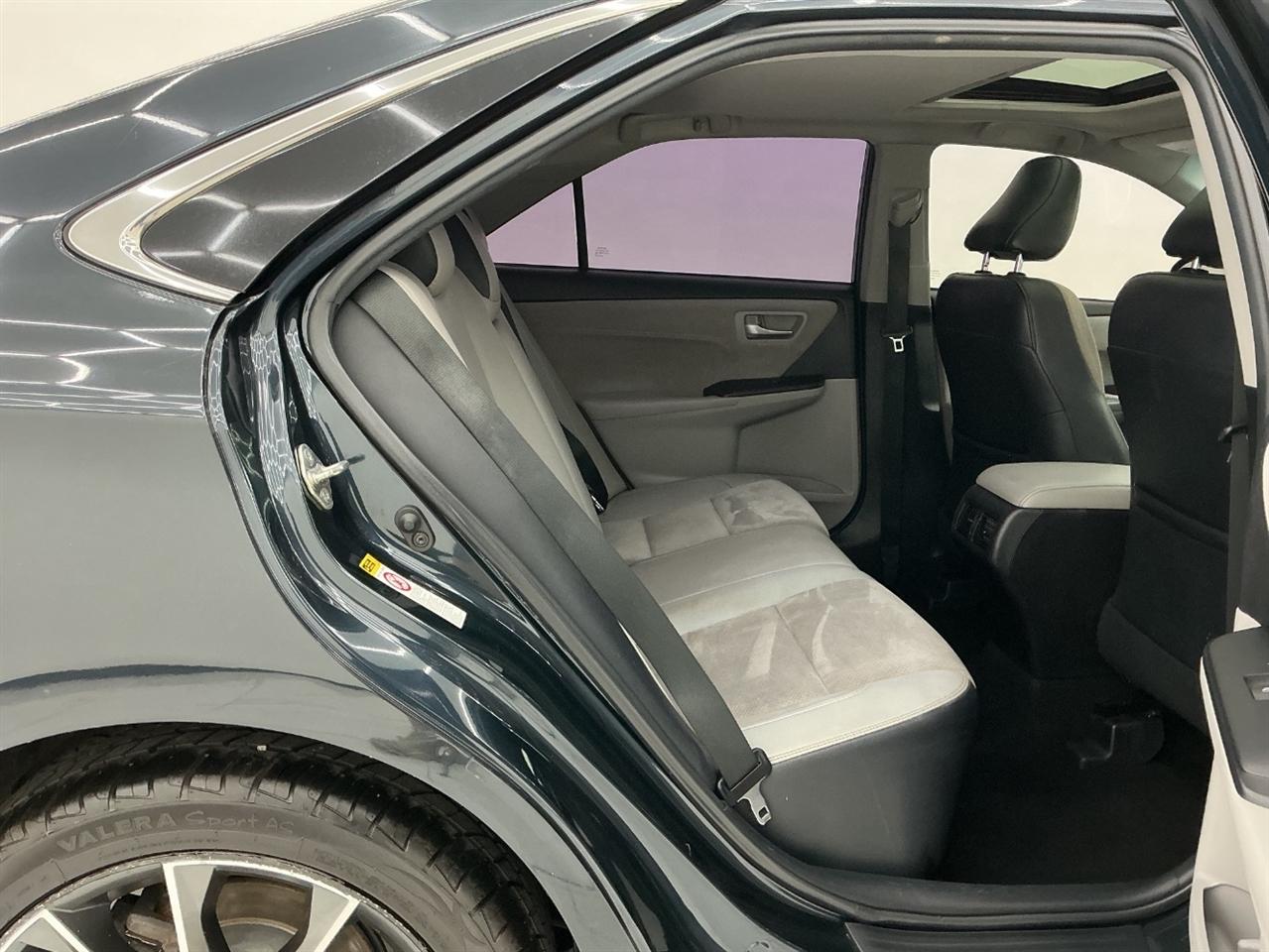 Toyota Camry 4dr Sdn I4 Auto XLE (Natl) 2015