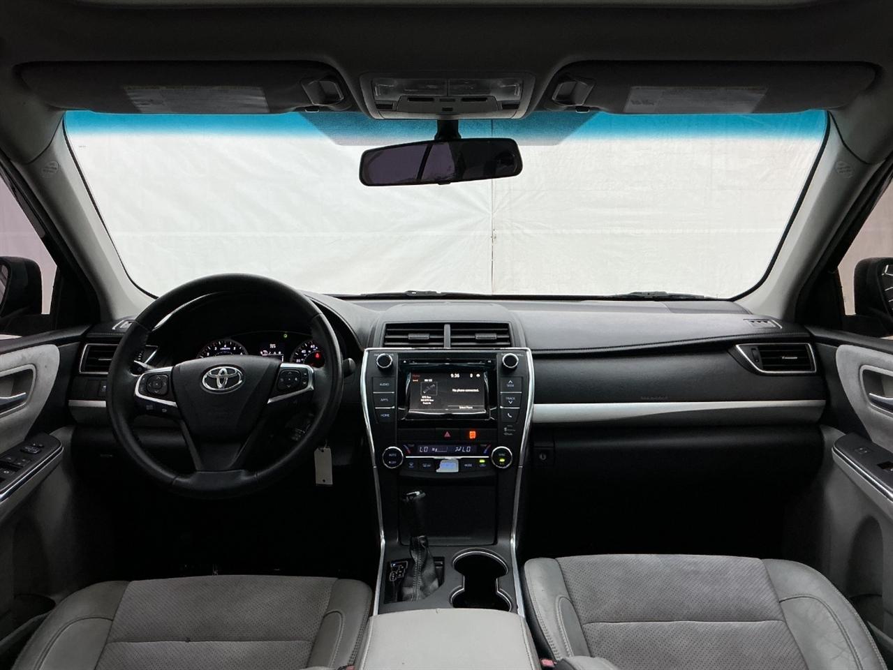 Toyota Camry 4dr Sdn I4 Auto XLE (Natl) 2015