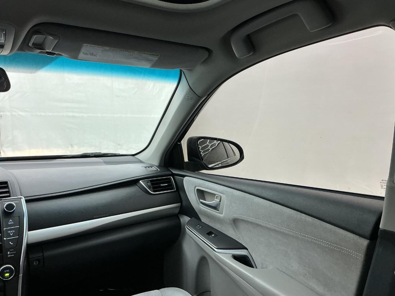 Toyota Camry 4dr Sdn I4 Auto XLE (Natl) 2015