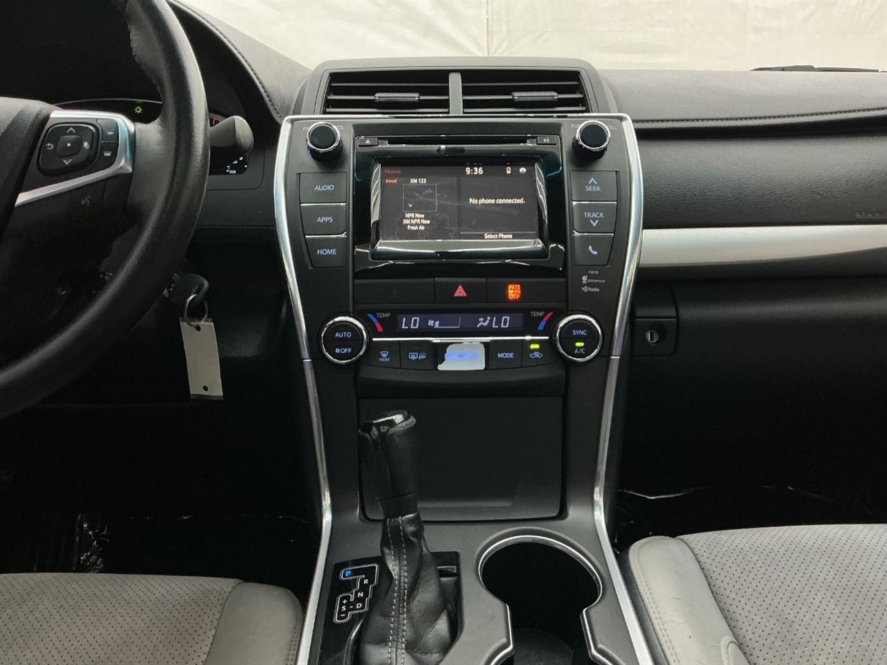 Toyota Camry 4dr Sdn I4 Auto XLE (Natl) 2015