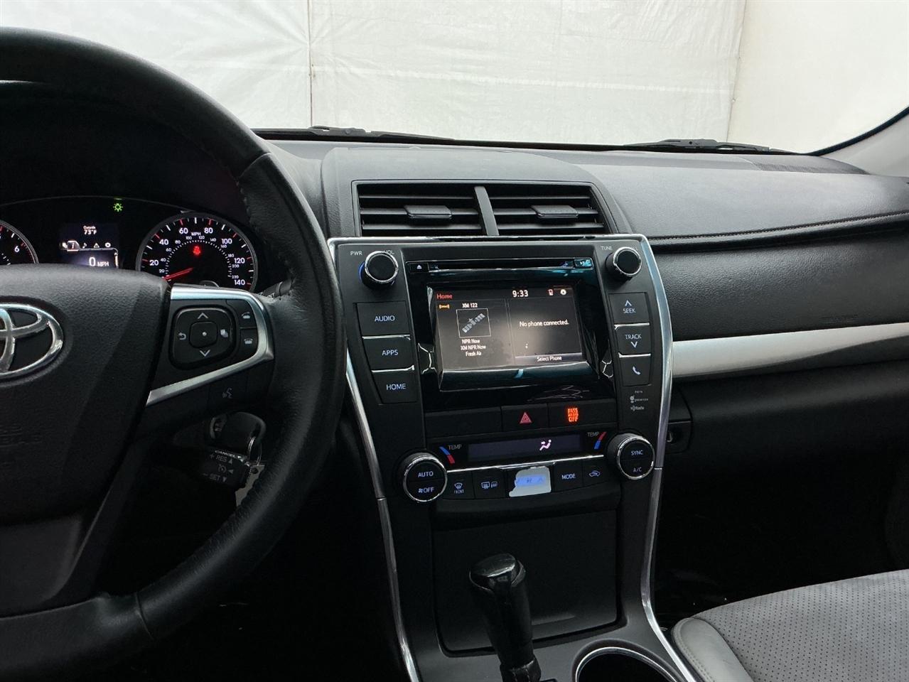 Toyota Camry 4dr Sdn I4 Auto XLE (Natl) 2015