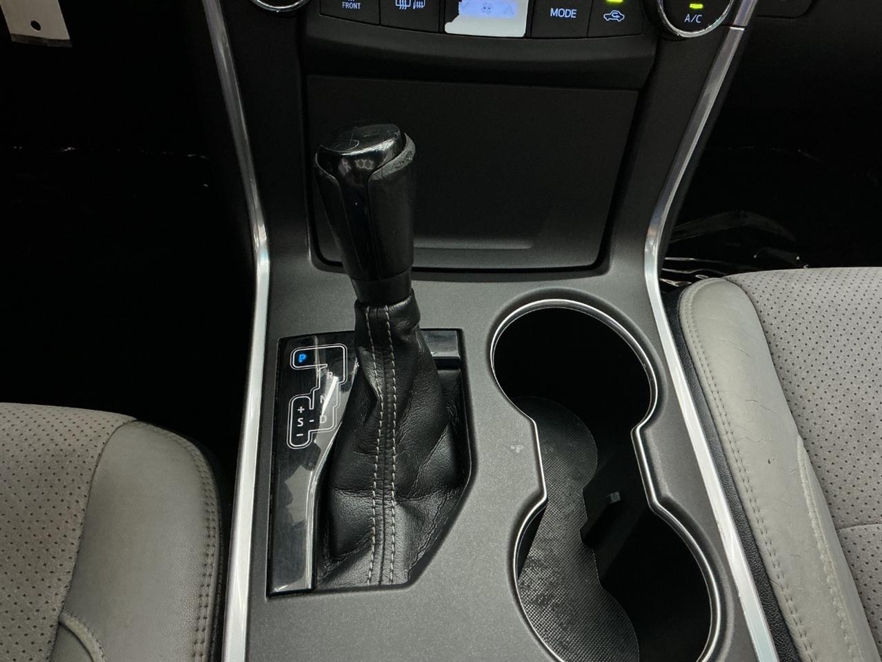 Toyota Camry 4dr Sdn I4 Auto XLE (Natl) 2015