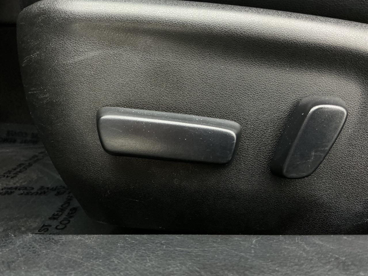 Toyota Camry 4dr Sdn I4 Auto XLE (Natl) 2015