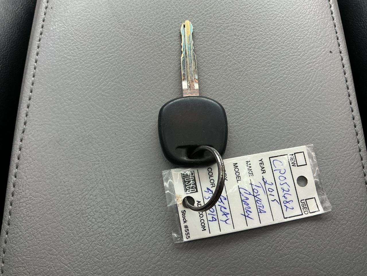 Toyota Camry 4dr Sdn I4 Auto XLE (Natl) 2015
