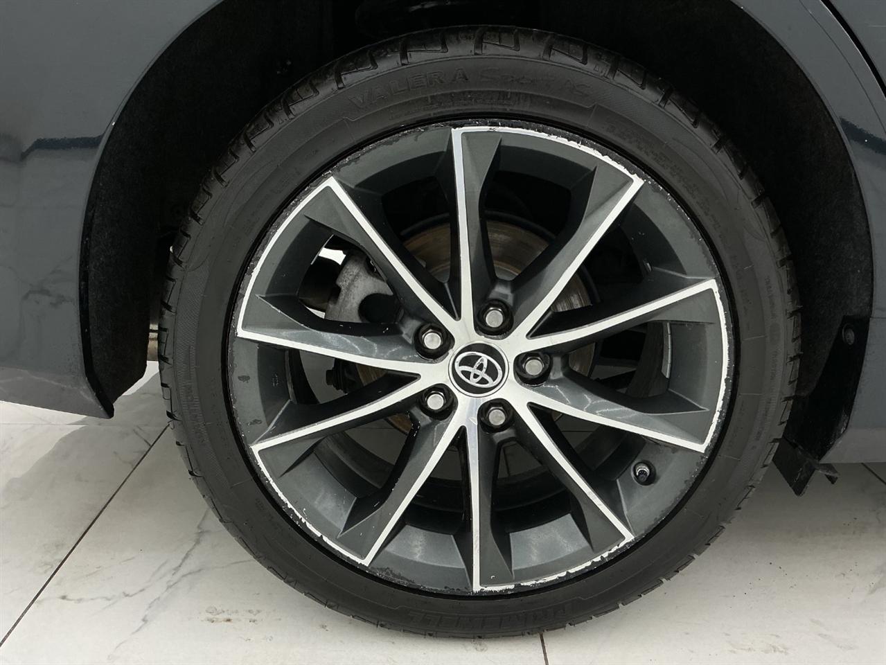Toyota Camry 4dr Sdn I4 Auto XLE (Natl) 2015