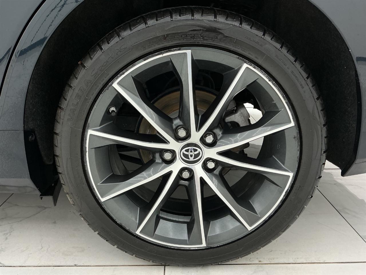 Toyota Camry 4dr Sdn I4 Auto XLE (Natl) 2015