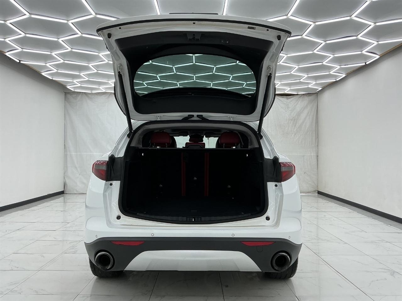 Alfa Romeo Stelvio AWD 2018