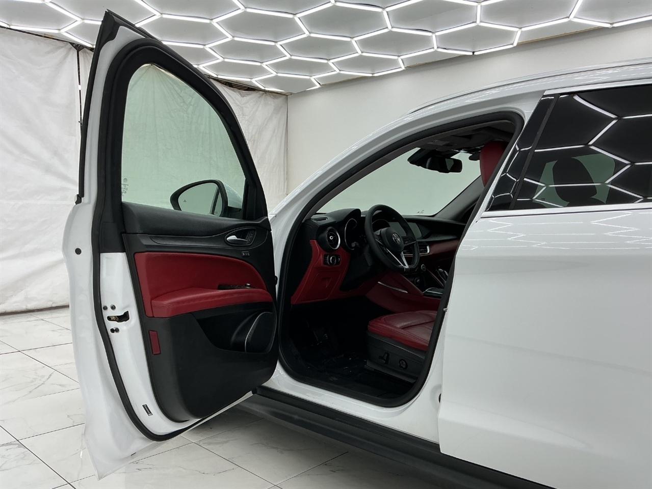 Alfa Romeo Stelvio AWD 2018