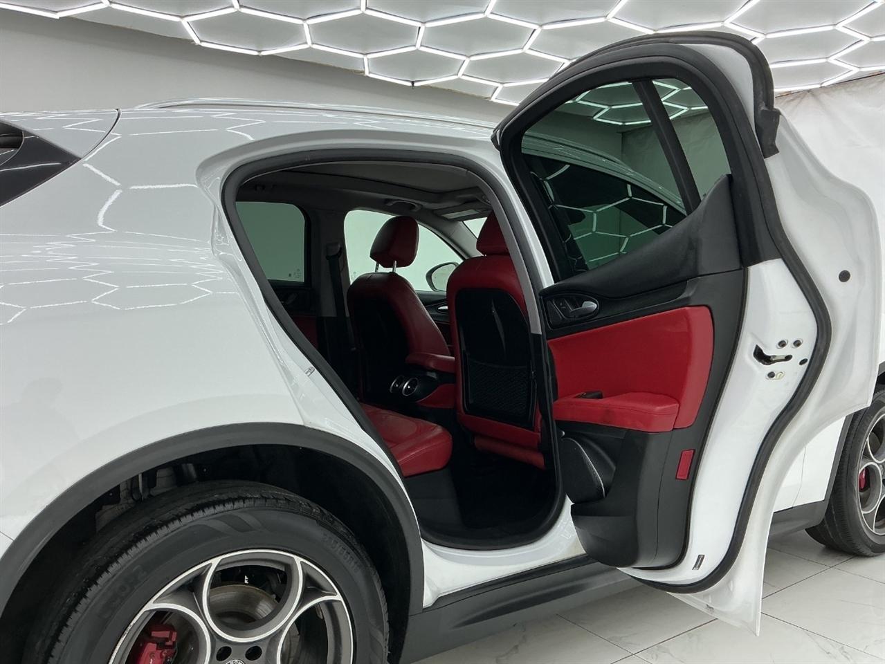 Alfa Romeo Stelvio AWD 2018