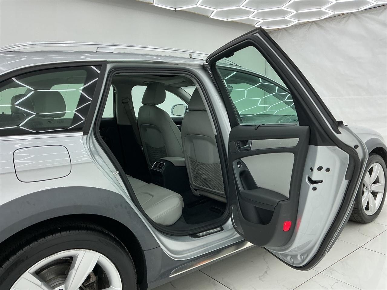 Audi allroad 4dr Wgn Prestige 2014