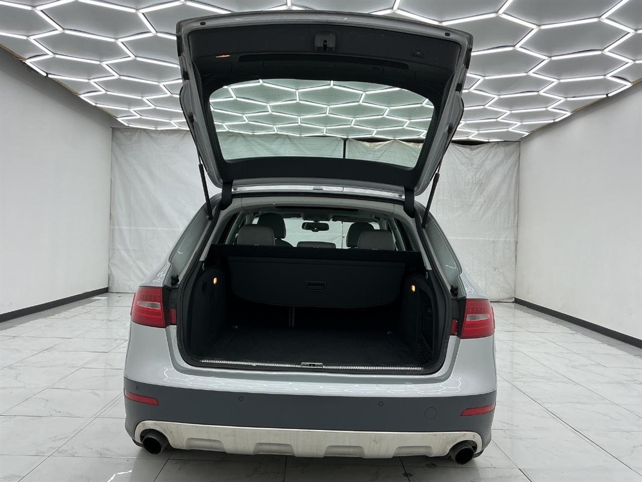Audi allroad 4dr Wgn Prestige 2014