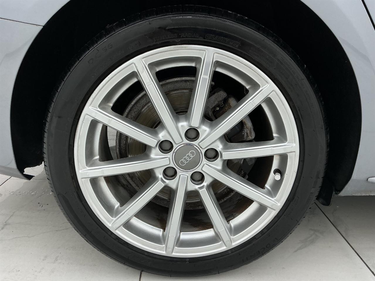 Audi A4 4dr Sdn Auto quattro 2.0T Premium Plus 2015