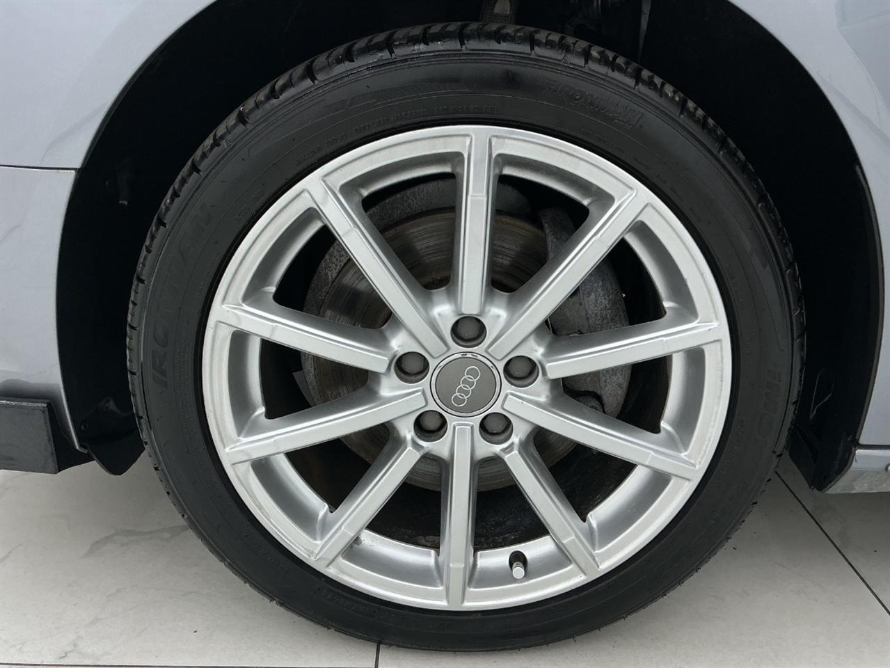 Audi A4 4dr Sdn Auto quattro 2.0T Premium Plus 2015