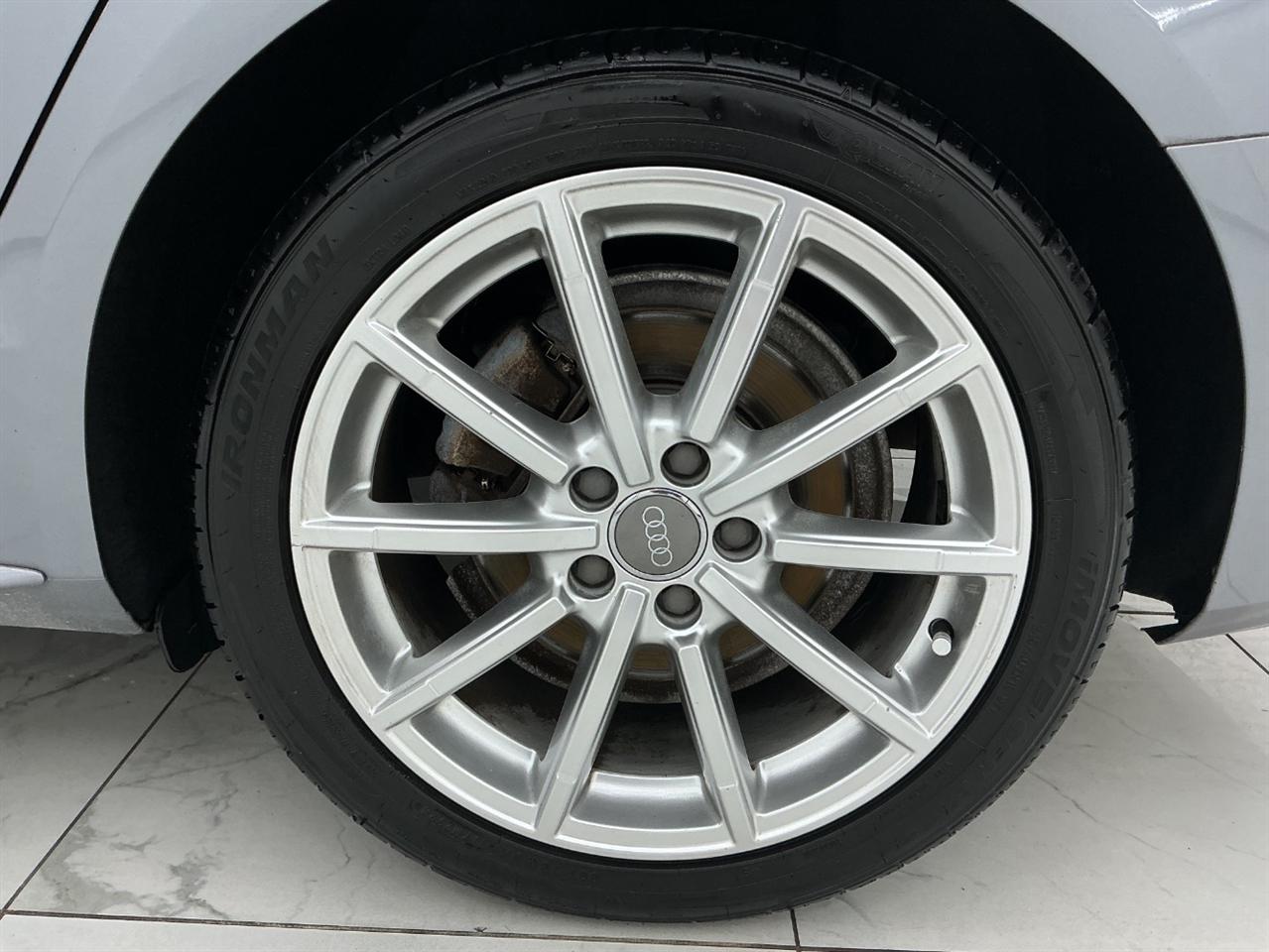 Audi A4 4dr Sdn Auto quattro 2.0T Premium Plus 2015
