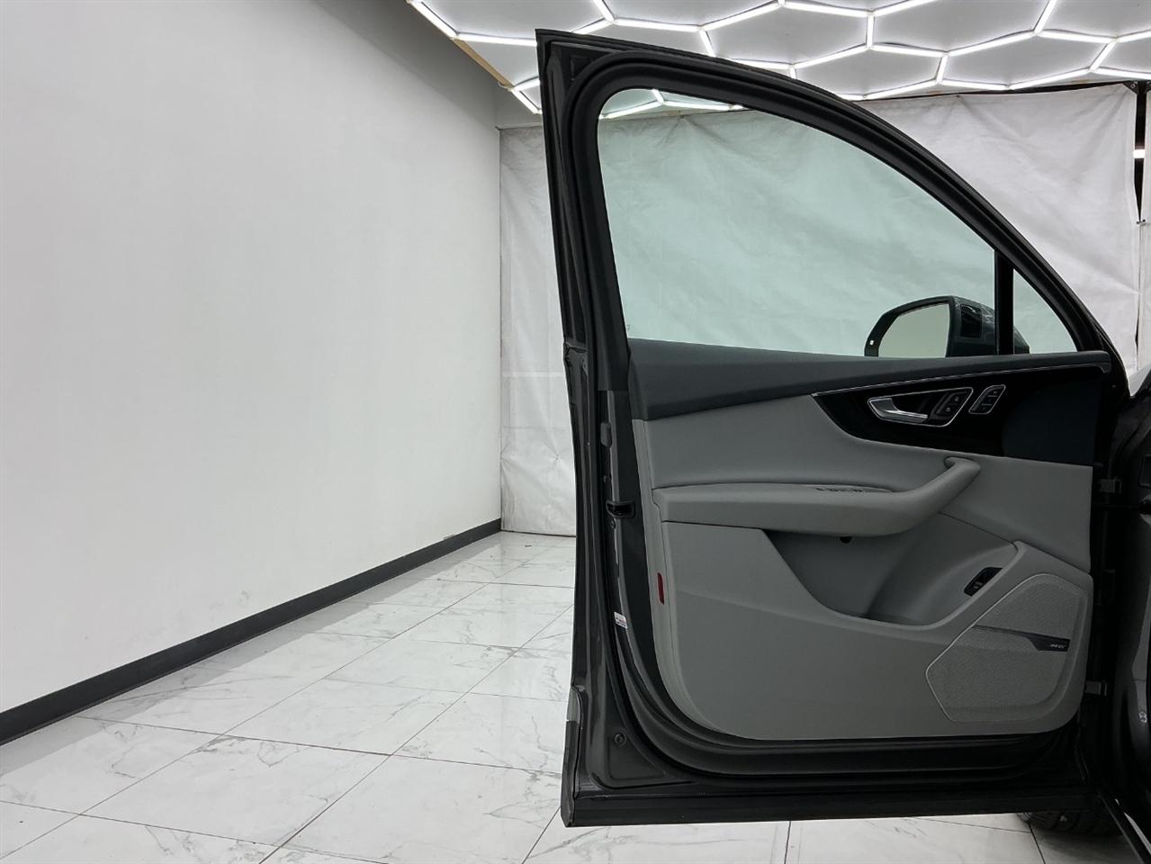 Audi Q7 SE Premium Plus 55 TFSI quattro 2019