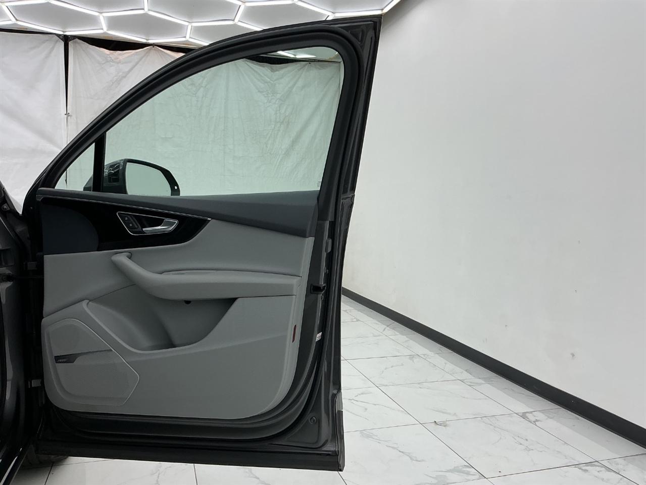 Audi Q7 SE Premium Plus 55 TFSI quattro 2019