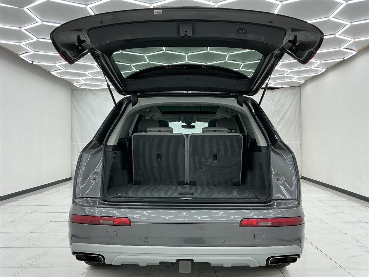 Audi Q7 SE Premium Plus 55 TFSI quattro 2019