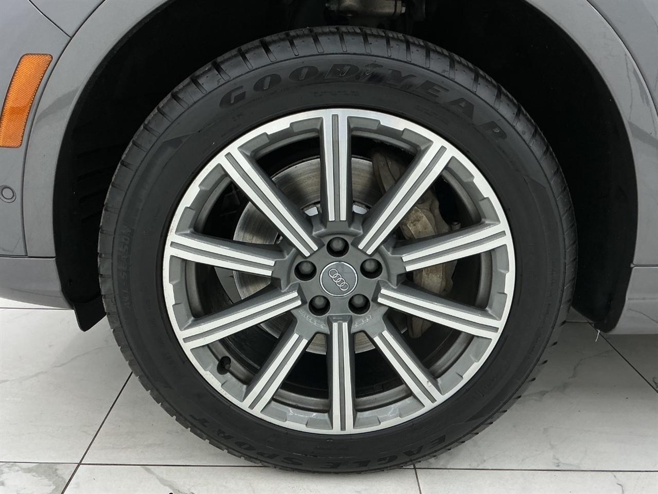 Audi Q7 SE Premium Plus 55 TFSI quattro 2019