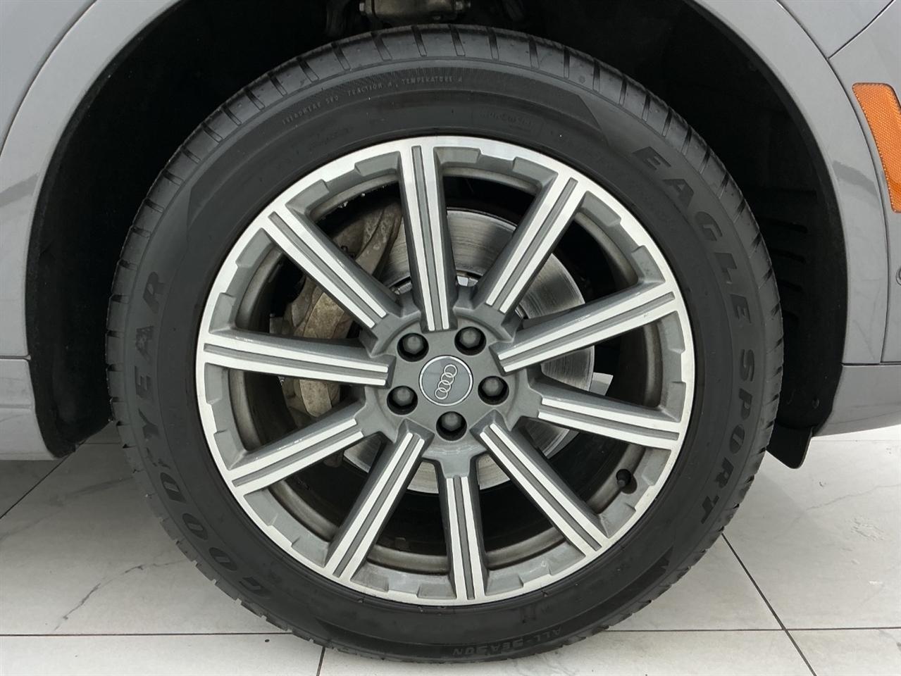 Audi Q7 SE Premium Plus 55 TFSI quattro 2019