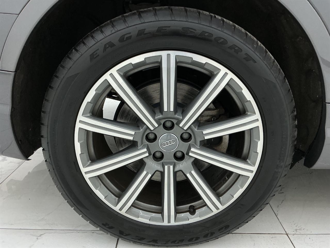 Audi Q7 SE Premium Plus 55 TFSI quattro 2019