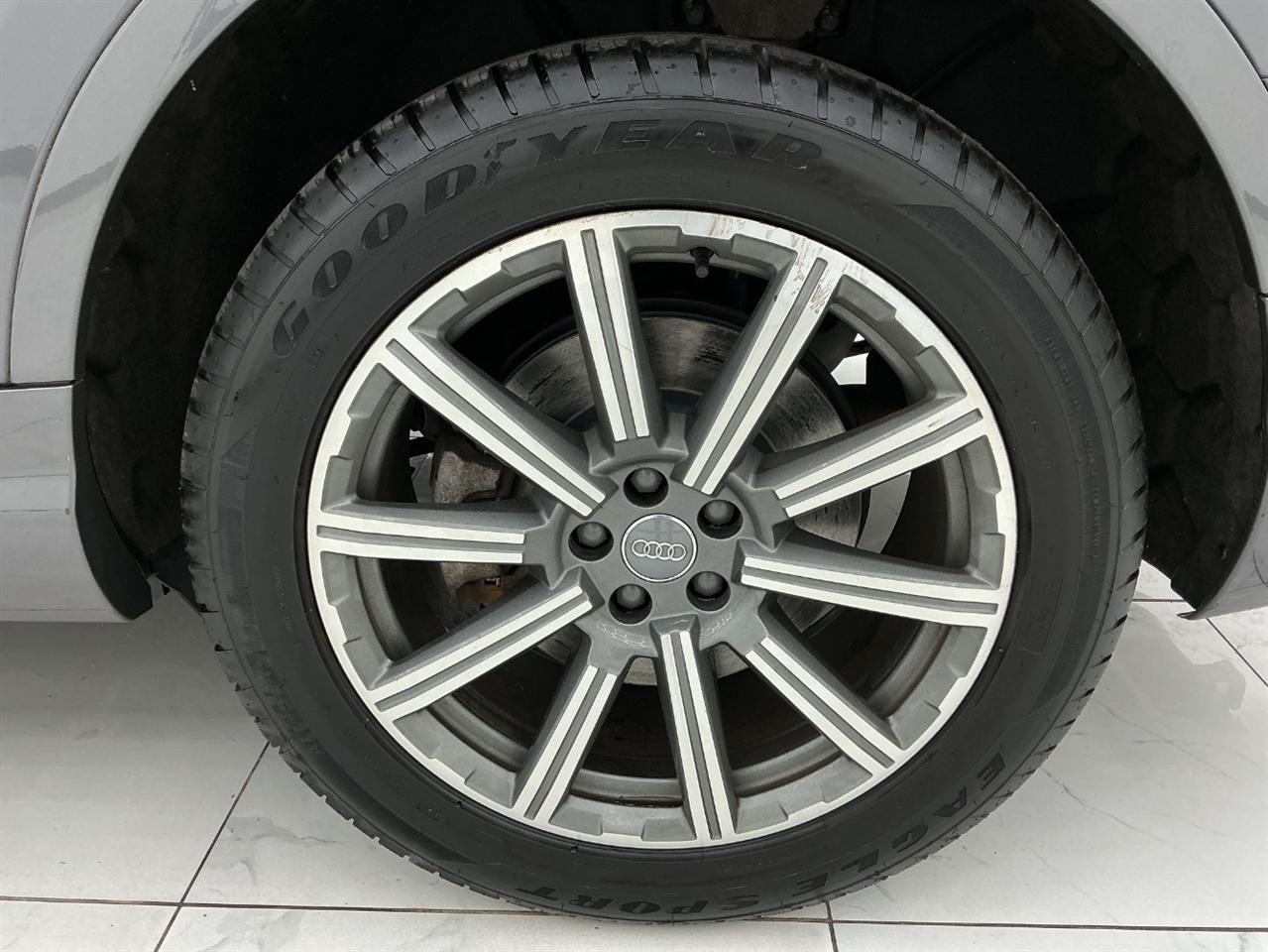 Audi Q7 SE Premium Plus 55 TFSI quattro 2019
