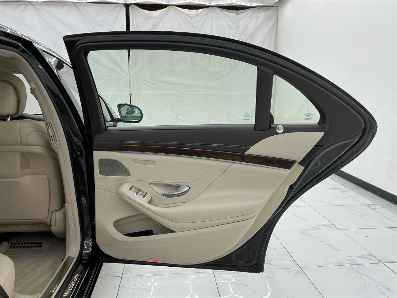 Mercedes-Benz S-Class 4dr Sdn S 550 4MATIC 2015