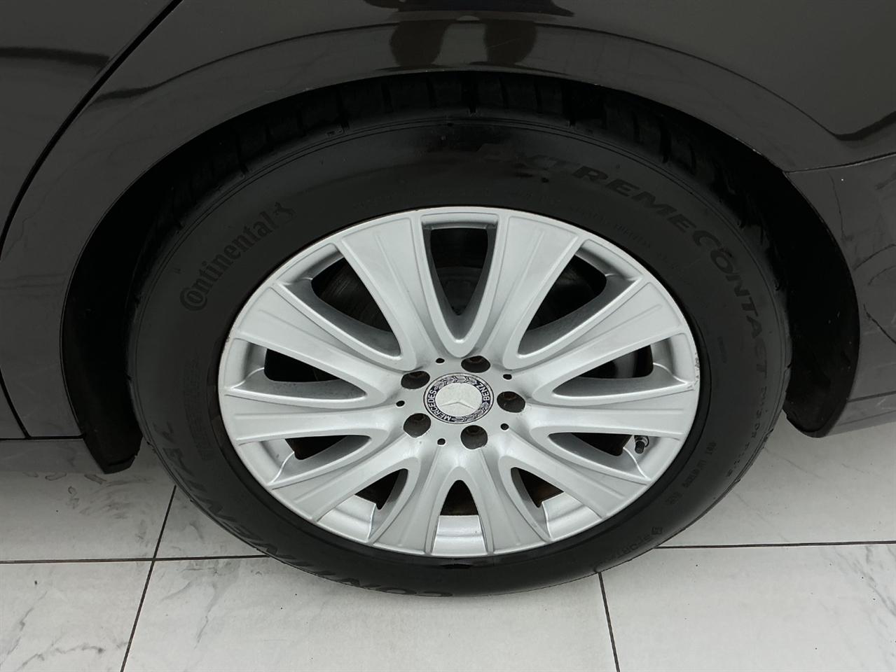 Mercedes-Benz S-Class 4dr Sdn S 550 4MATIC 2015