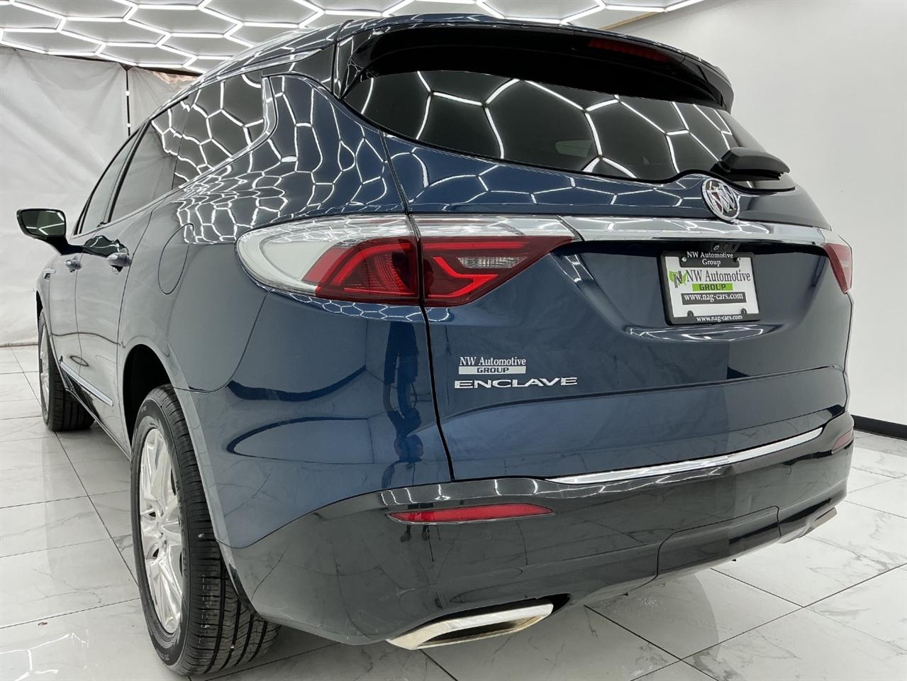 Buick Enclave FWD 4dr Premium 2022