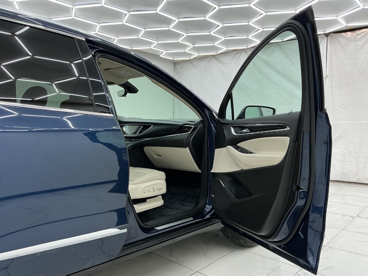 Buick Enclave FWD 4dr Premium 2022