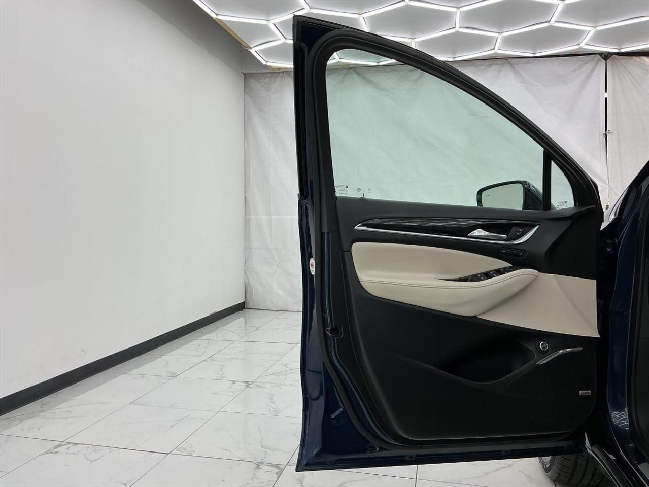 Buick Enclave FWD 4dr Premium 2022