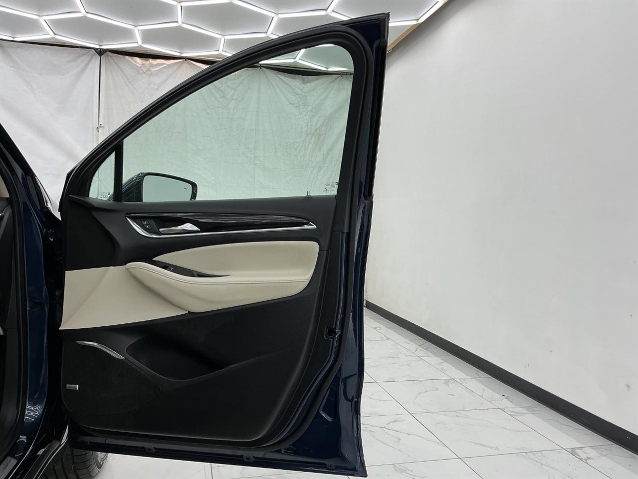 Buick Enclave FWD 4dr Premium 2022