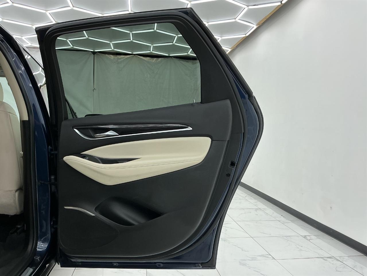 Buick Enclave FWD 4dr Premium 2022