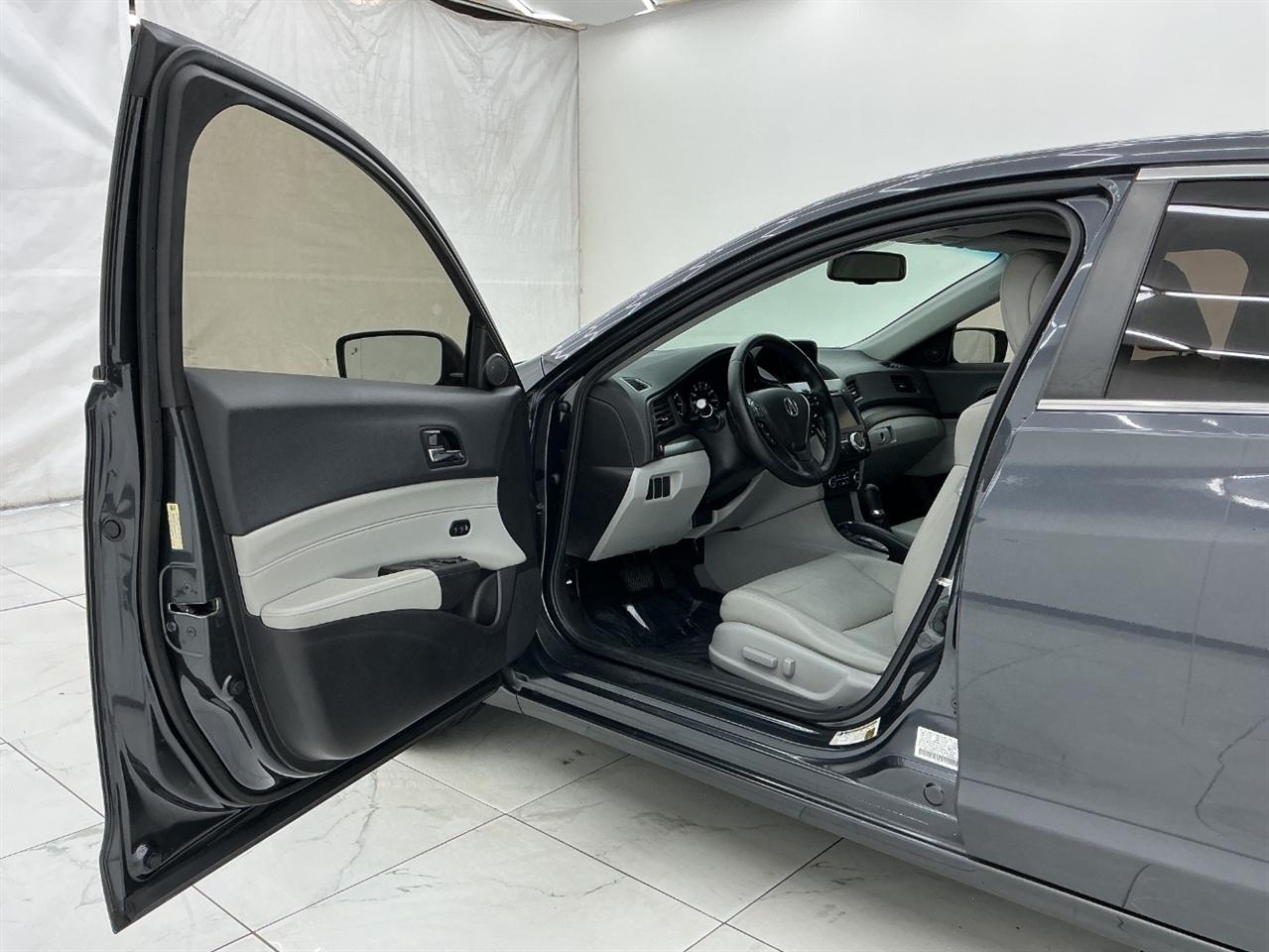 Acura ILX 4dr Sdn w/Technology Plus Pkg 2016