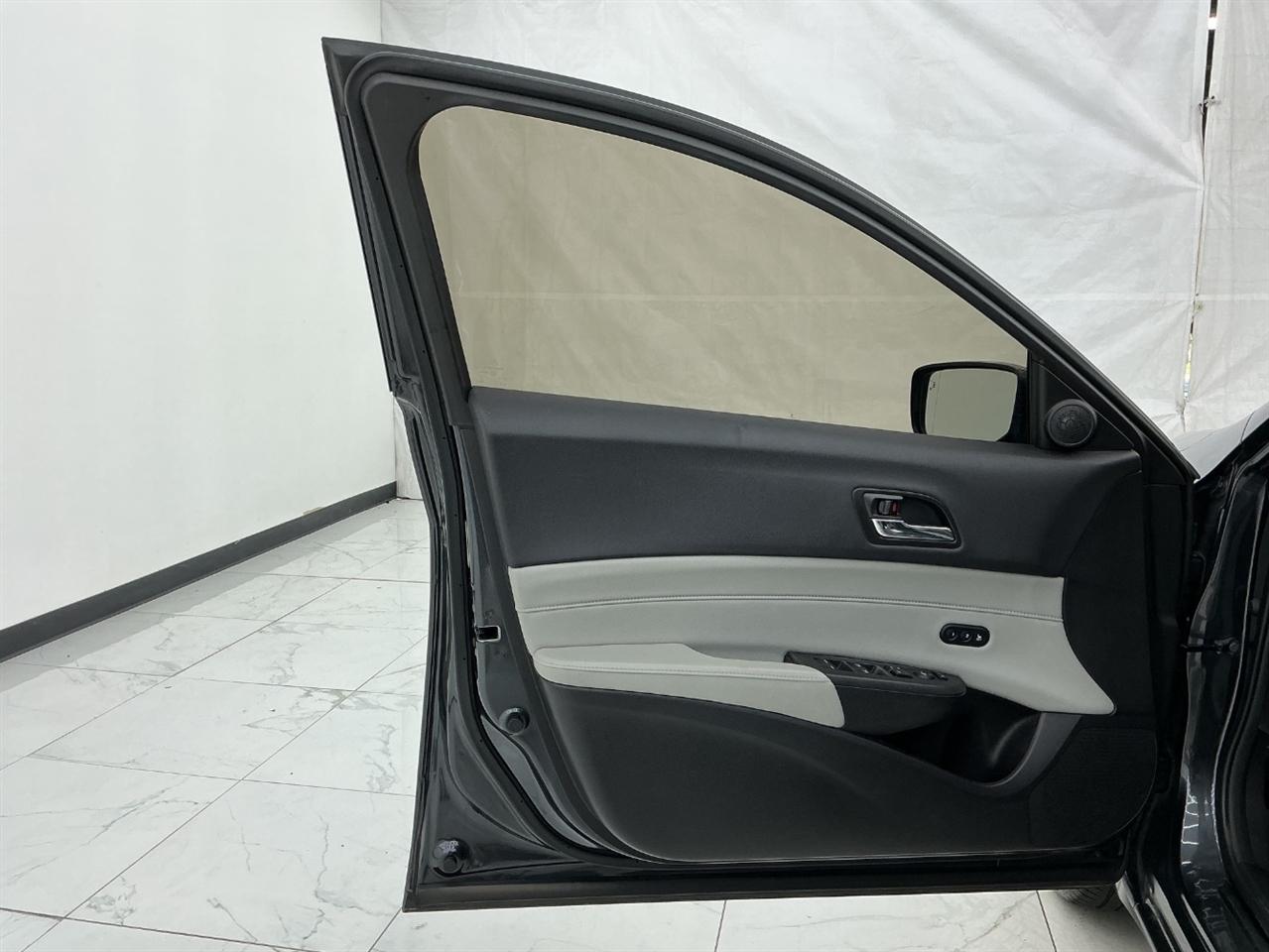 Acura ILX 4dr Sdn w/Technology Plus Pkg 2016