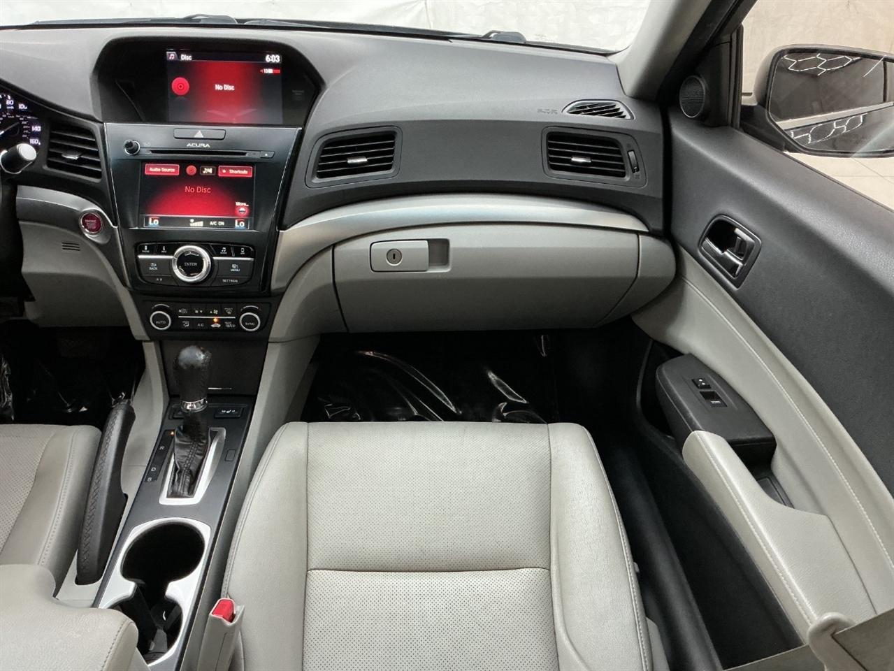 Acura ILX 4dr Sdn w/Technology Plus Pkg 2016