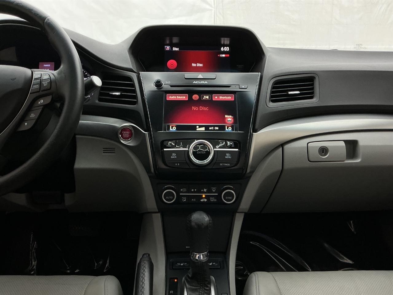 Acura ILX 4dr Sdn w/Technology Plus Pkg 2016