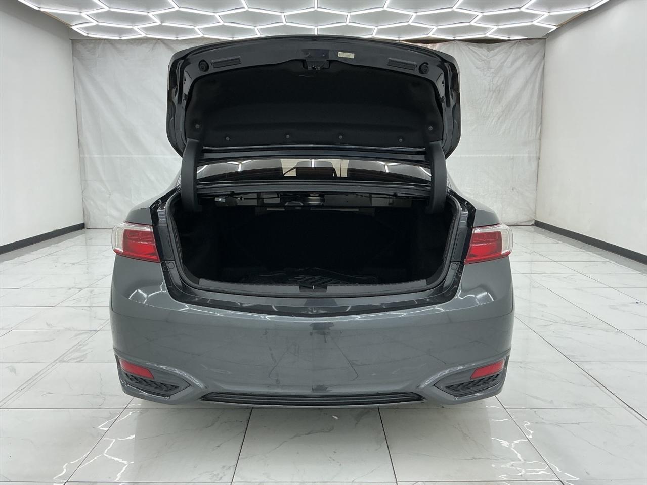 Acura ILX 4dr Sdn w/Technology Plus Pkg 2016