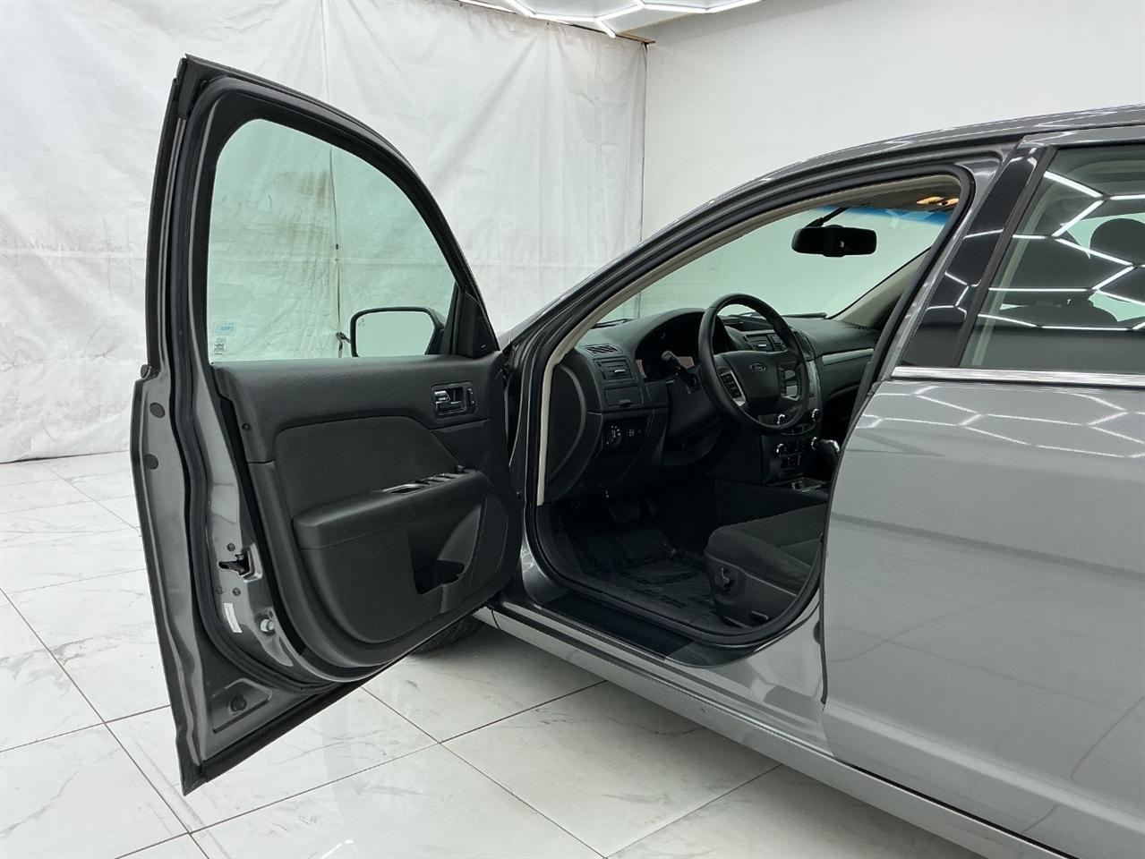 Ford Fusion 4dr Sdn Hybrid FWD 2010