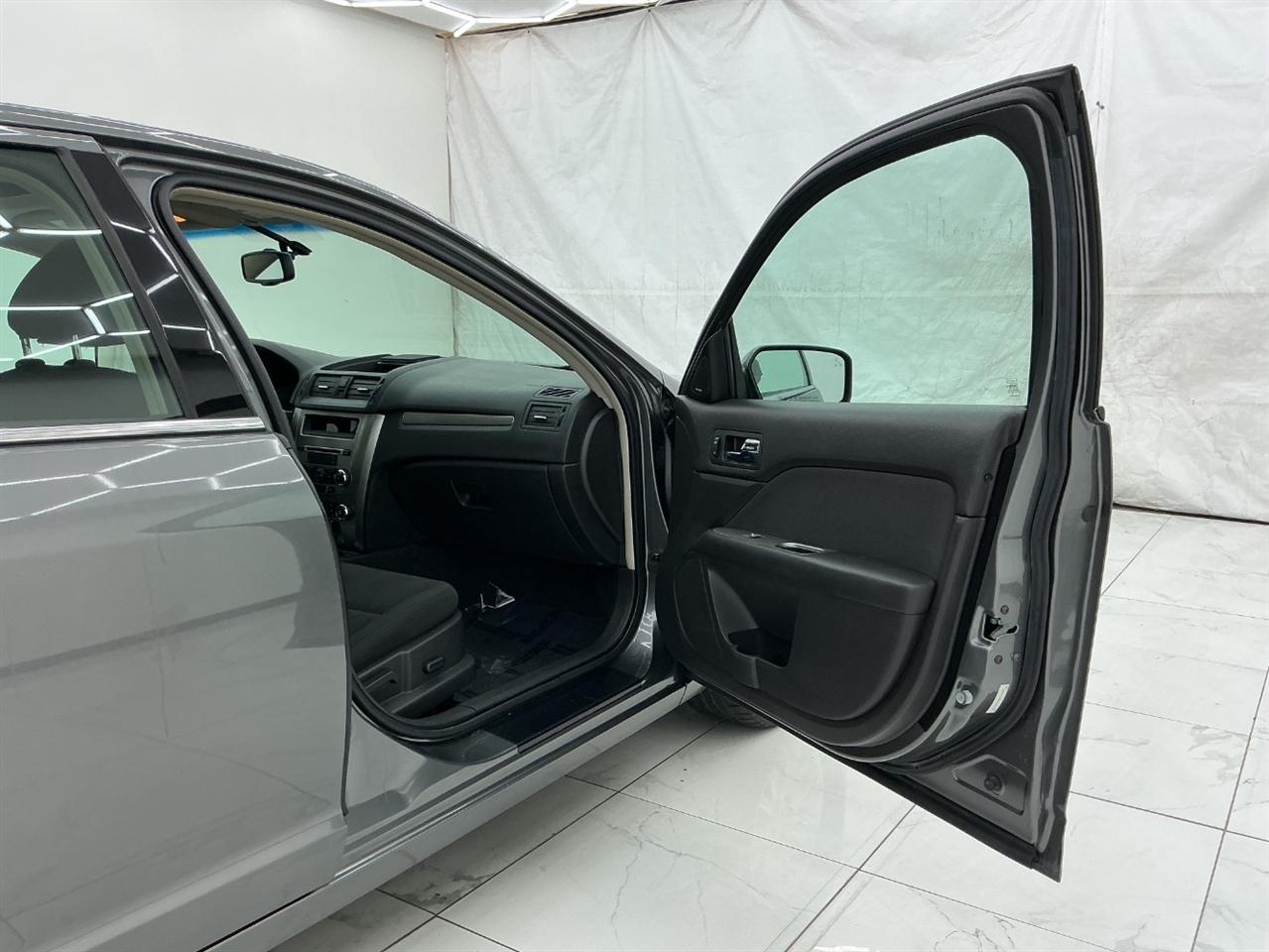 Ford Fusion 4dr Sdn Hybrid FWD 2010