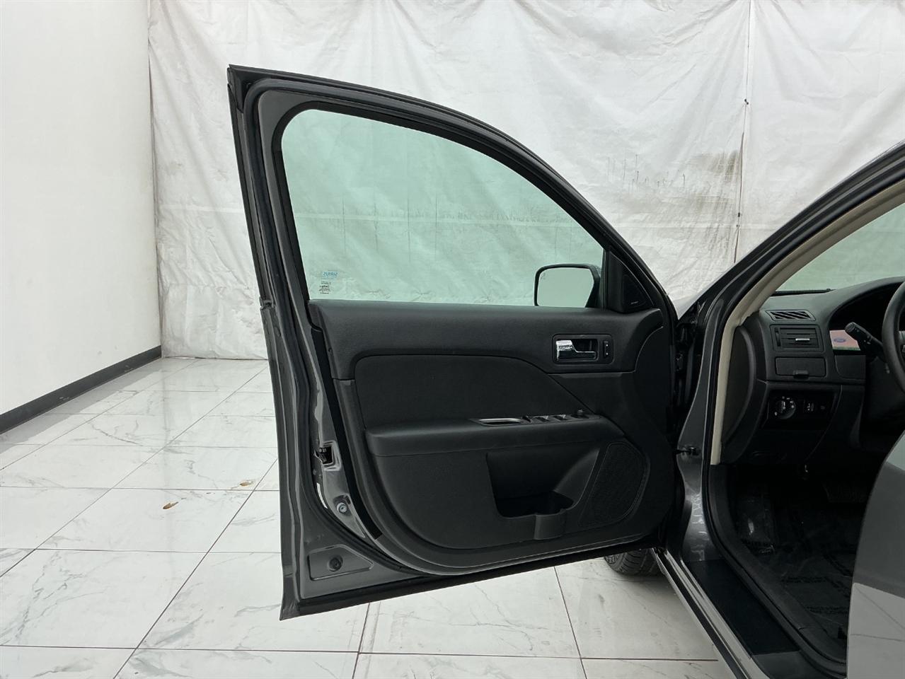 Ford Fusion 4dr Sdn Hybrid FWD 2010