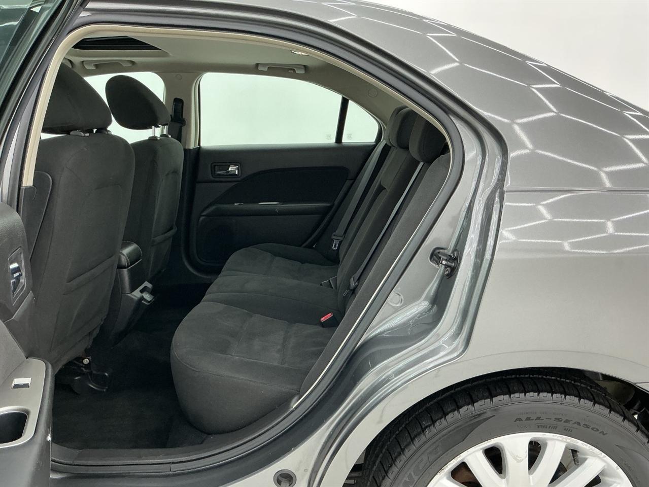 Ford Fusion 4dr Sdn Hybrid FWD 2010