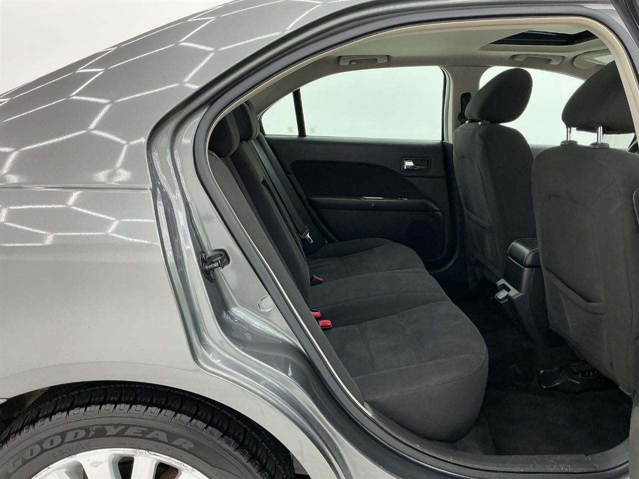 Ford Fusion 4dr Sdn Hybrid FWD 2010
