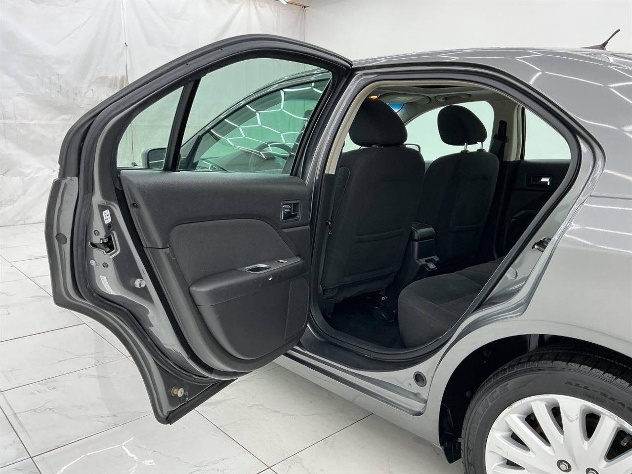 Ford Fusion 4dr Sdn Hybrid FWD 2010
