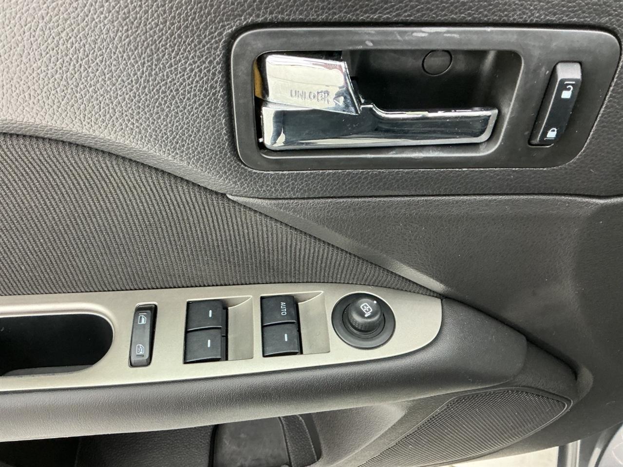 Ford Fusion 4dr Sdn Hybrid FWD 2010