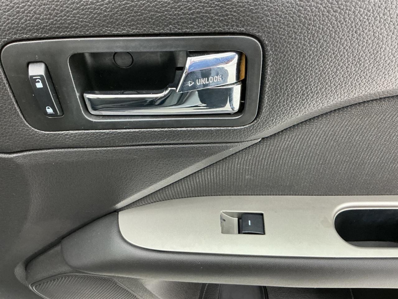 Ford Fusion 4dr Sdn Hybrid FWD 2010