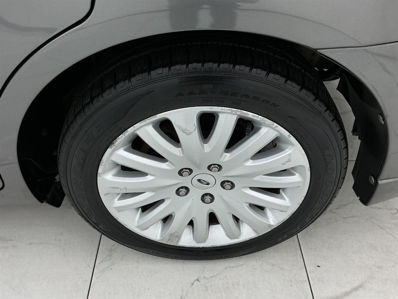 Ford Fusion 4dr Sdn Hybrid FWD 2010
