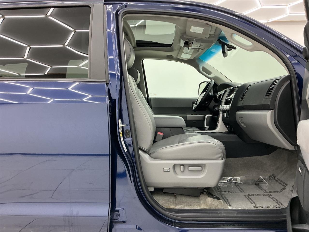 Toyota Sequoia 4WD 4dr LV8 6-Spd AT Ltd (Natl) 2008