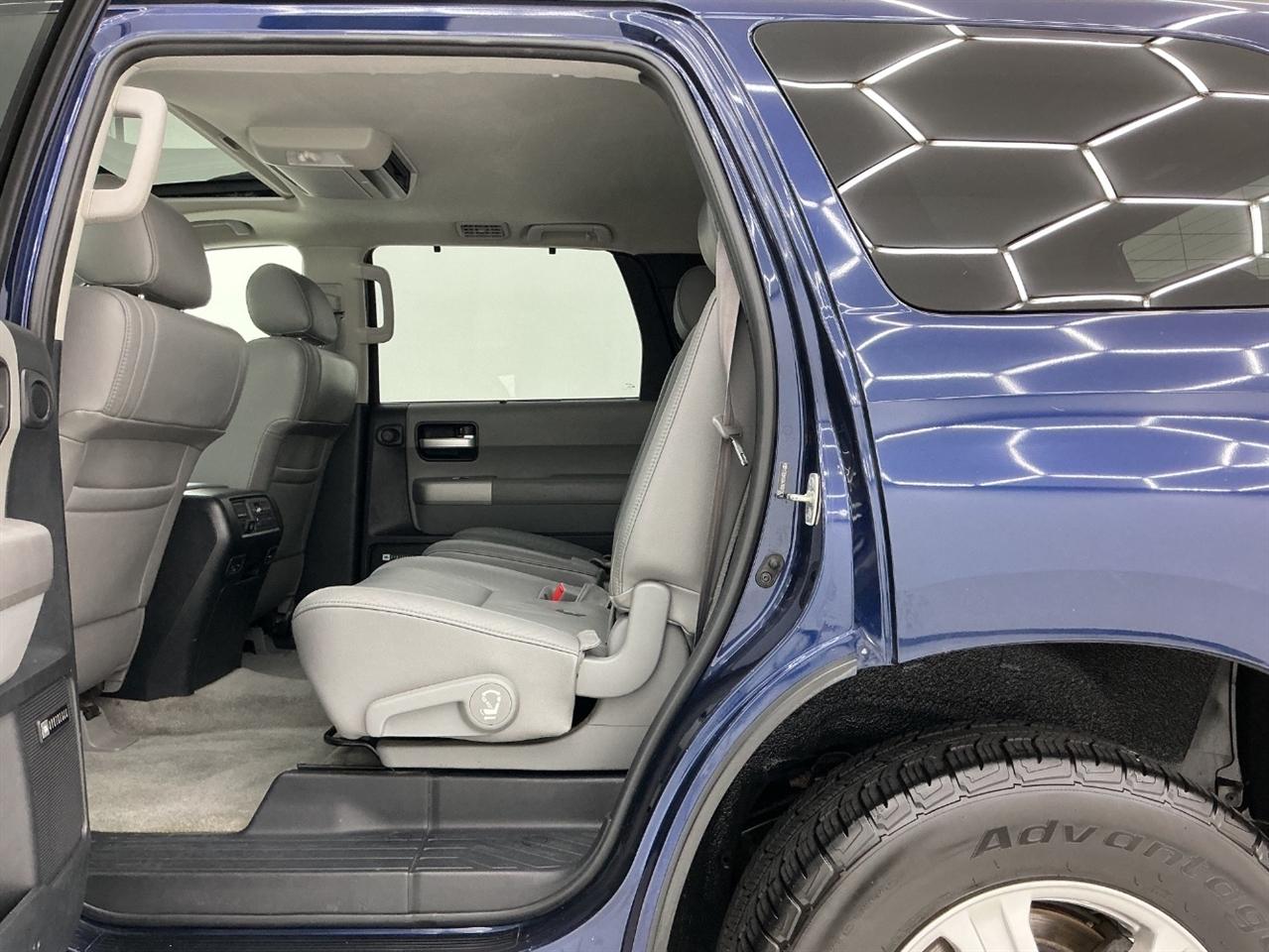 Toyota Sequoia 4WD 4dr LV8 6-Spd AT Ltd (Natl) 2008