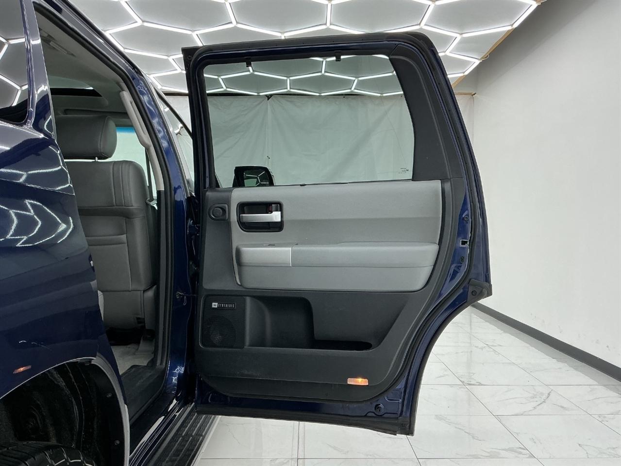 Toyota Sequoia 4WD 4dr LV8 6-Spd AT Ltd (Natl) 2008