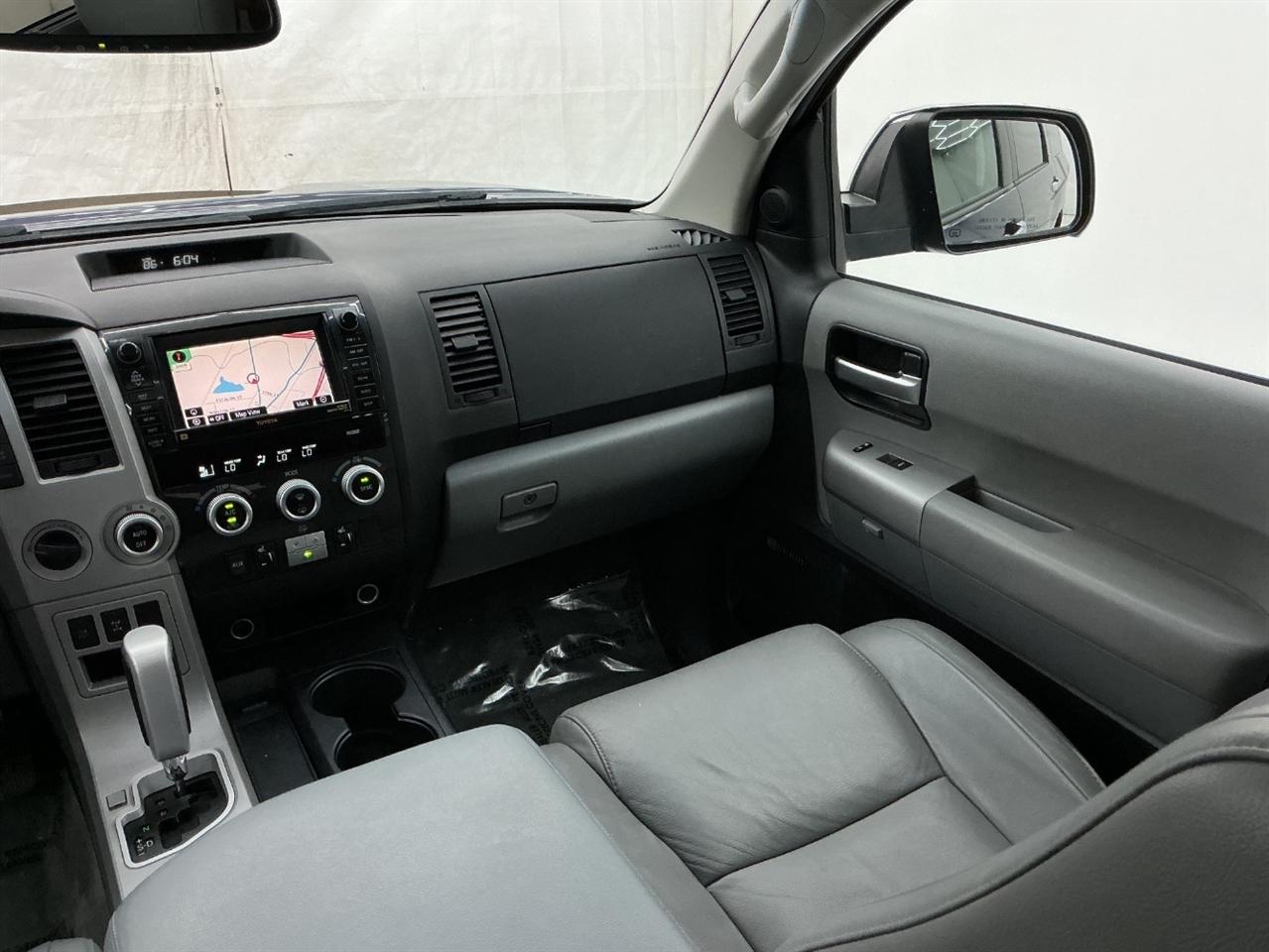 Toyota Sequoia 4WD 4dr LV8 6-Spd AT Ltd (Natl) 2008